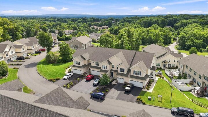 Property Photo:  4 Woodrose Court  NY 10940 