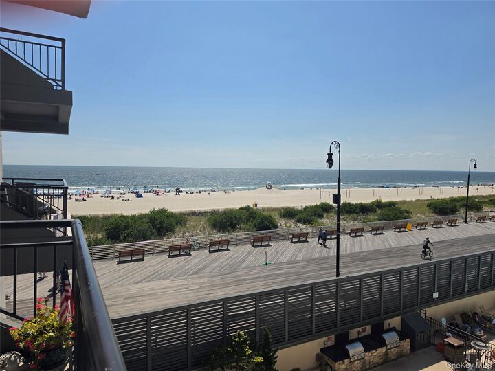 Property Photo: 100 W Broadway 3J NY 11561