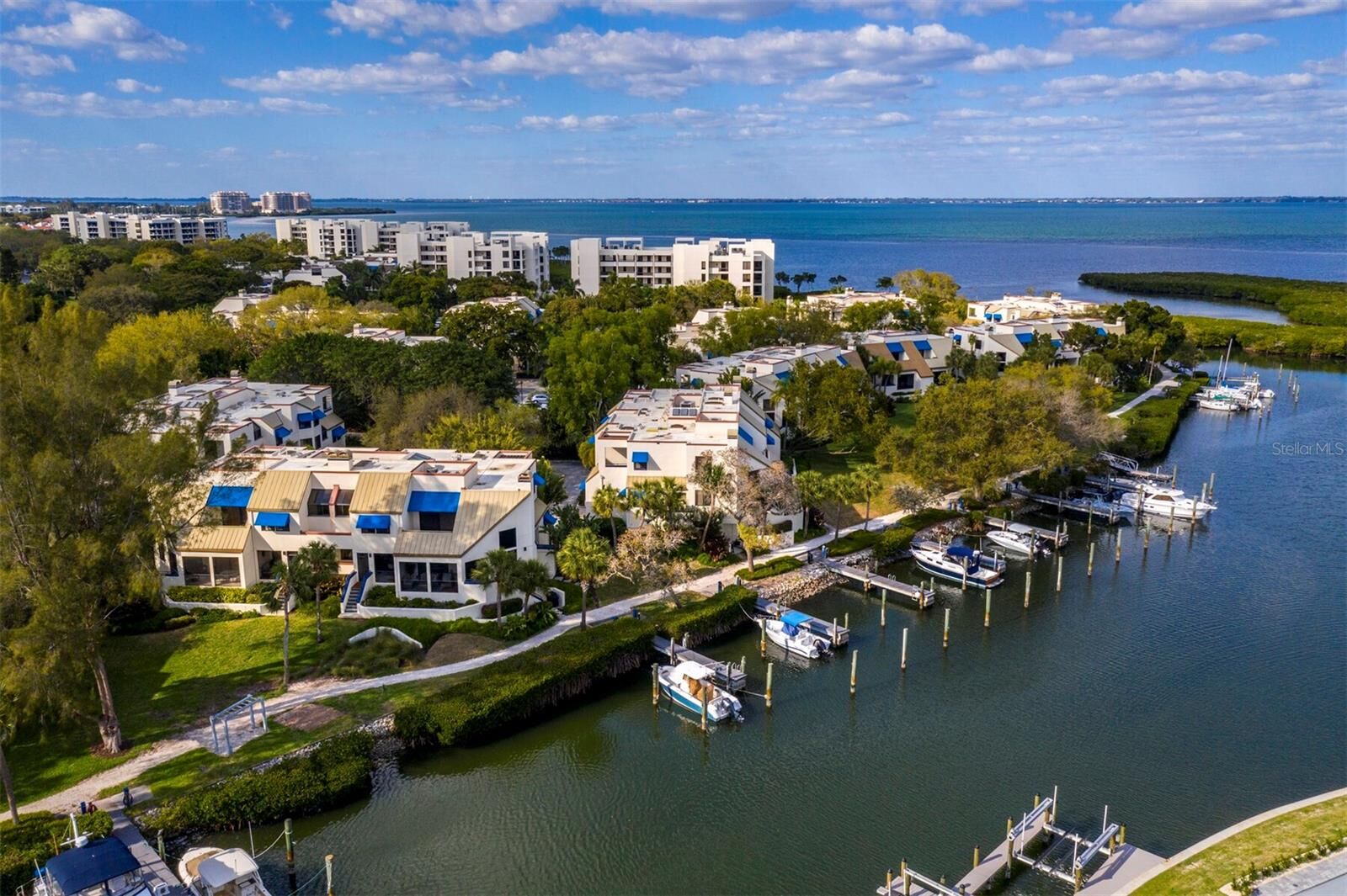 Property Photo:  1906 Harbourside Drive 303  FL 34228 