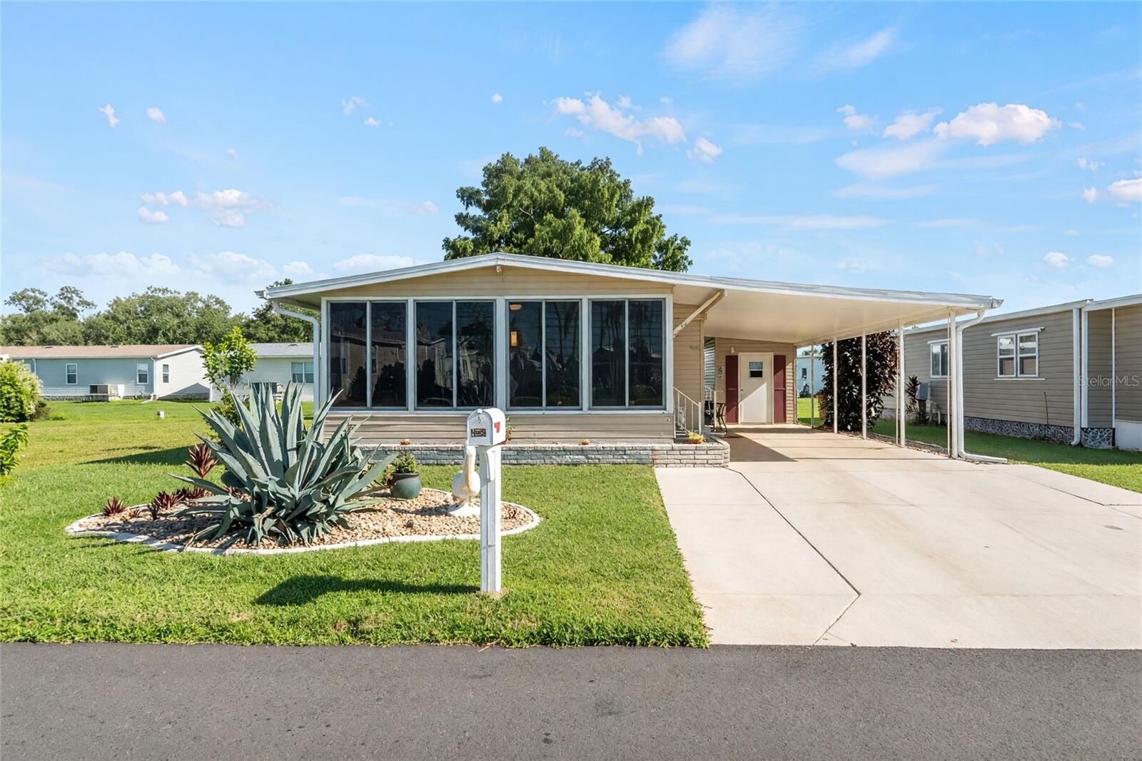 Property Photo: 700 Fairmount Drive FL 34287