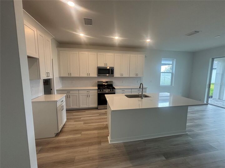 Property Photo: 8708 Canard Cove FL 34221