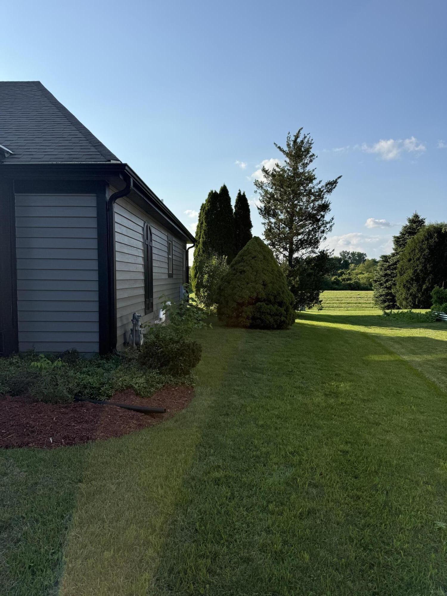 Property Photo: 8530 W Woodfield Ct WI 53132