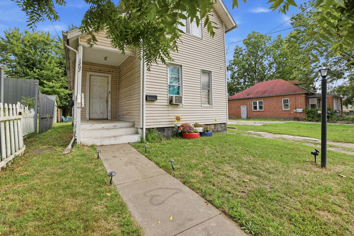 Property Photo:  1207 E Vine Street  MI 49001 
