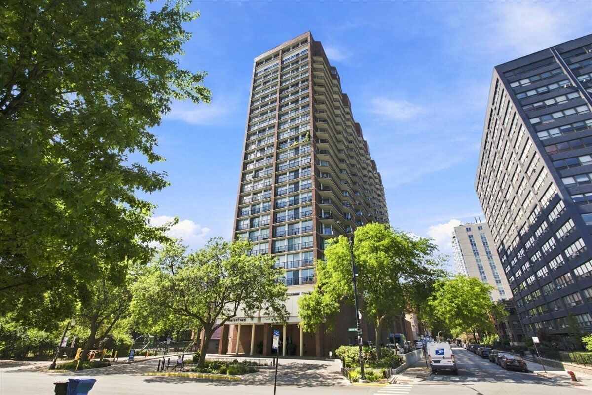 Property Photo:  4170 N Marine Drive 3A  IL 60613 