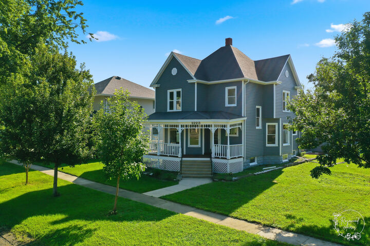 Property Photo:  1223 N Locust Street  IL 61764 