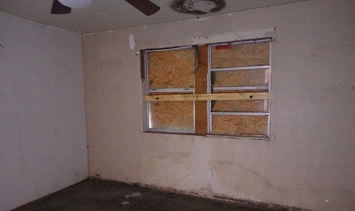 Property Photo:  604 W 4th Street  TX 75939 