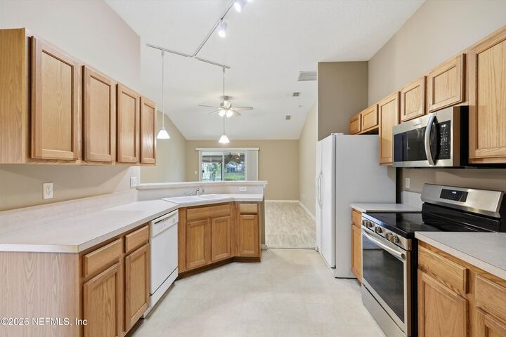 Property Photo:  1232 Ardmore Street  FL 32092 