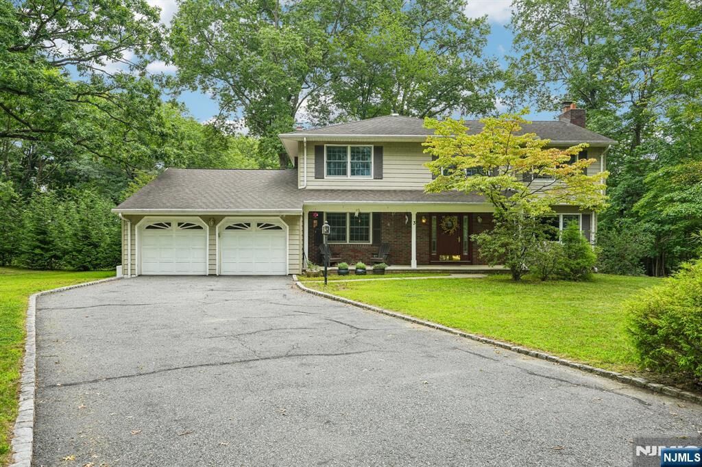 Property Photo:  3 Kennedy Court  NJ 07470 