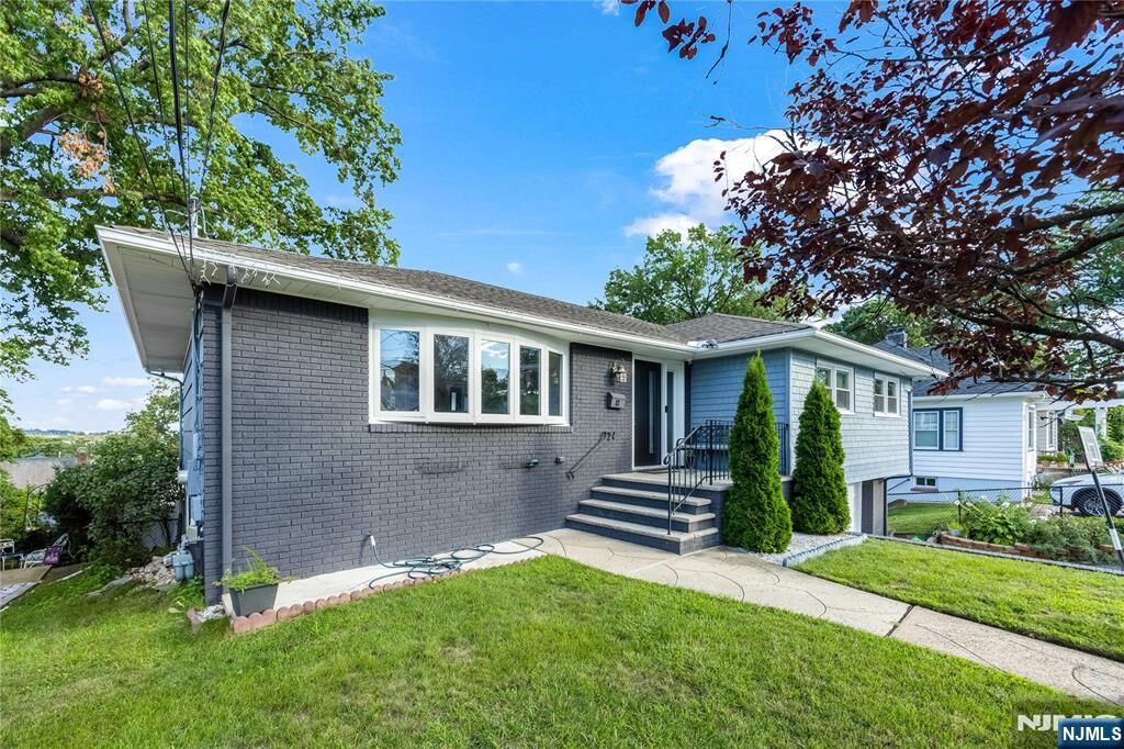 Property Photo:  12 Lois Avenue  NJ 07014 