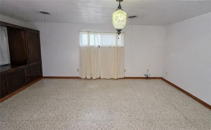 Property Photo: 2117 Diana Street LA 70056