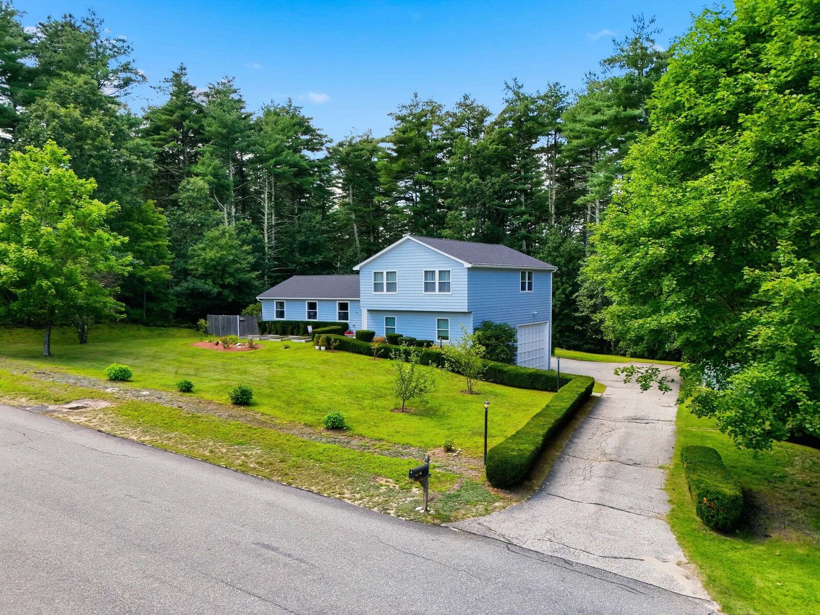 Property Photo: 7 Twin Street NH 03087