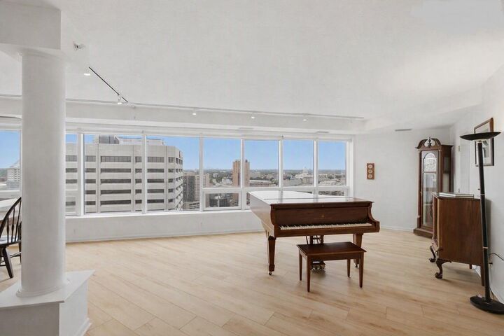 Property Photo:  168 6th Street E 3101  MN 55101 