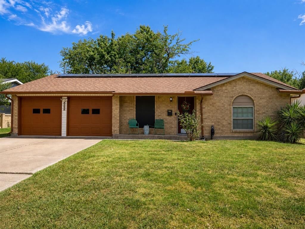 Property Photo:  3122 Lark Lane  TX 75062 