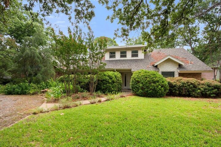 Property Photo:  623 N Bowen Road  TX 76012 