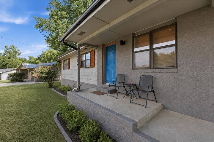 Property Photo:  1105 Royal Drive  AR 72712 