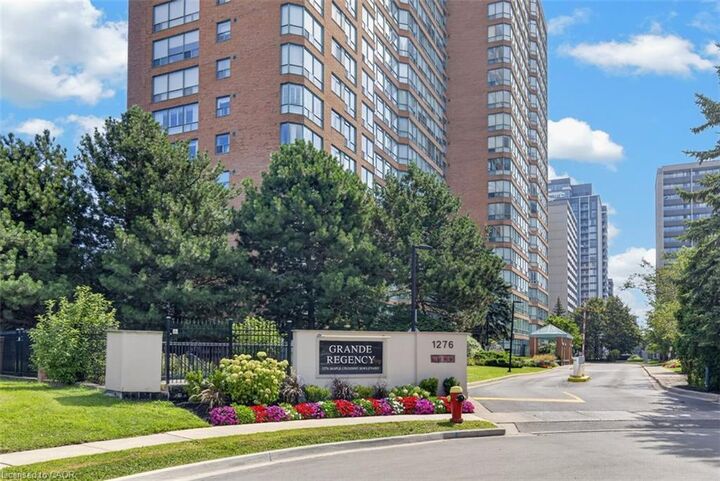Property Photo: 1276 Maple Crossing Boulevard 903 ON L7S 2J9
