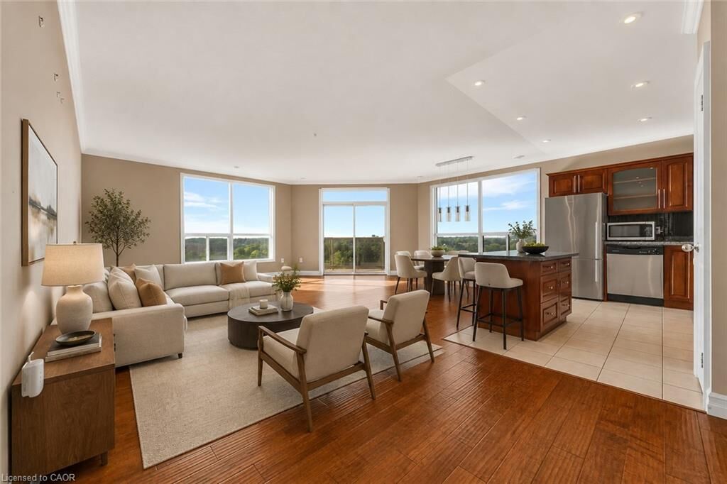 Property Photo:  255 Keats Way 1303  ON N2L 6N6 