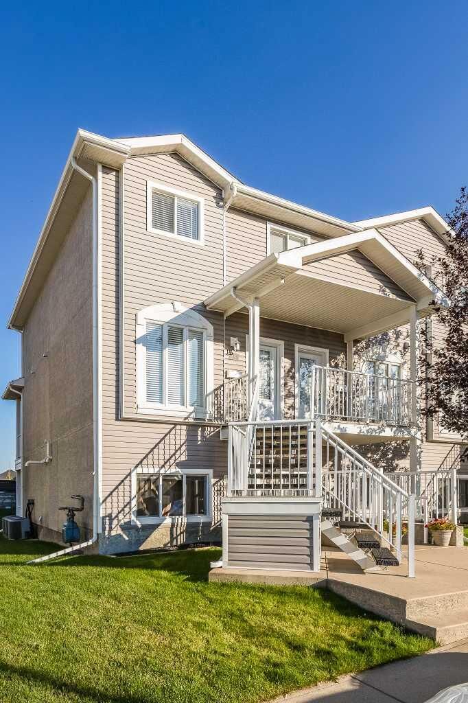 Property Photo:  37 Somerset Lane SE  AB T1B 0E5 