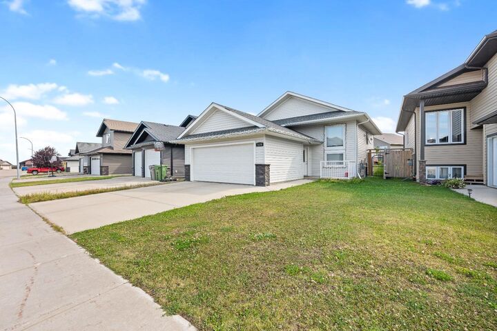 Property Photo:  4129 34 Street  SK S9V 2H5 