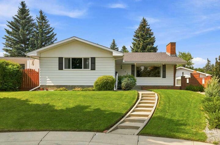 1032 Cannock Place SW — photo 1