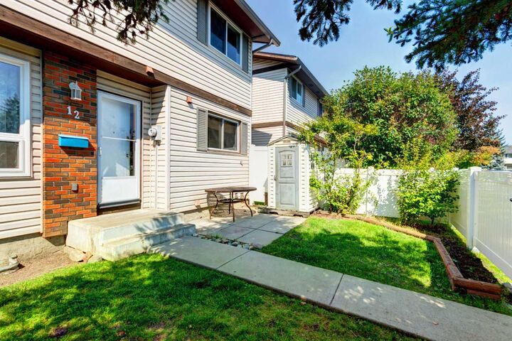 Property Photo:  740 Bracewood Drive SW 12  AB T2W 3N3 