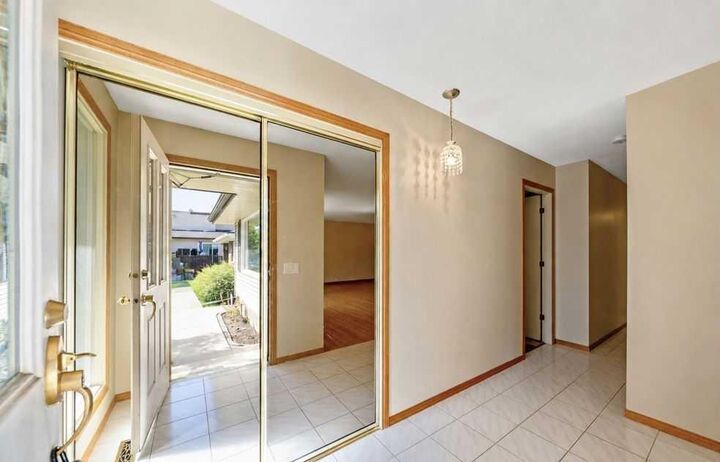 Property Photo: 28 Brazeau Crescent SW AB T2W 0Z1