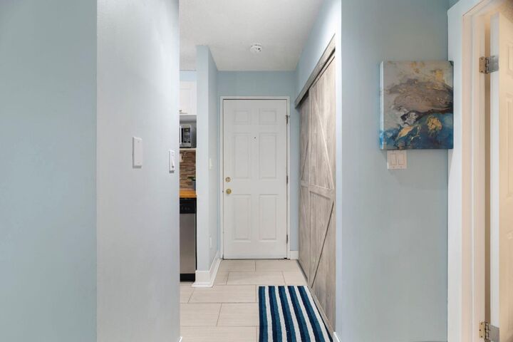Property Photo: 930 Royal Avenue SW 4 AB T2T 0L5