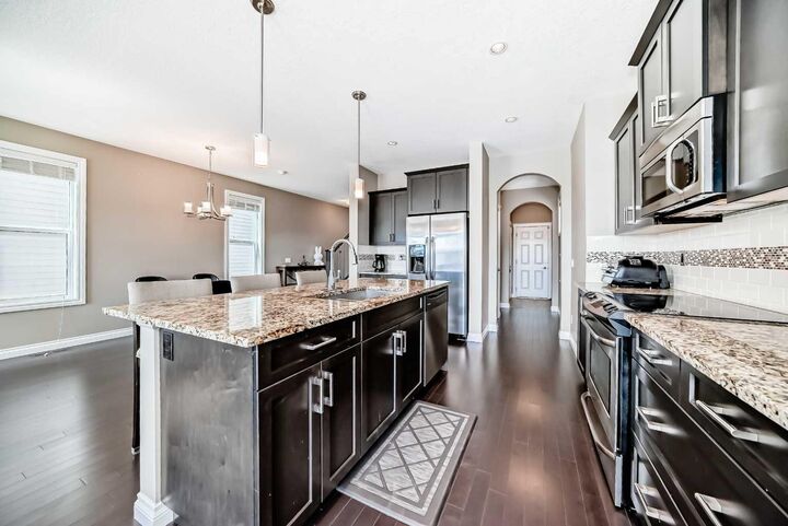 Property Photo:  46 Nolanfield Road NW  AB T3R 0N1 