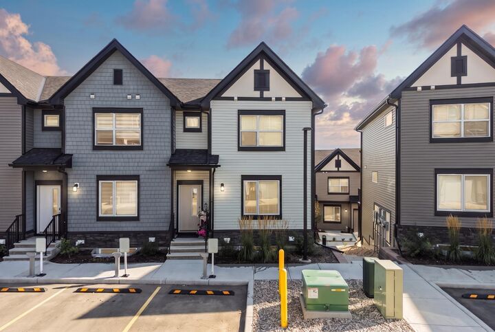 75 Evanscrest Common NW 108 — photo 1