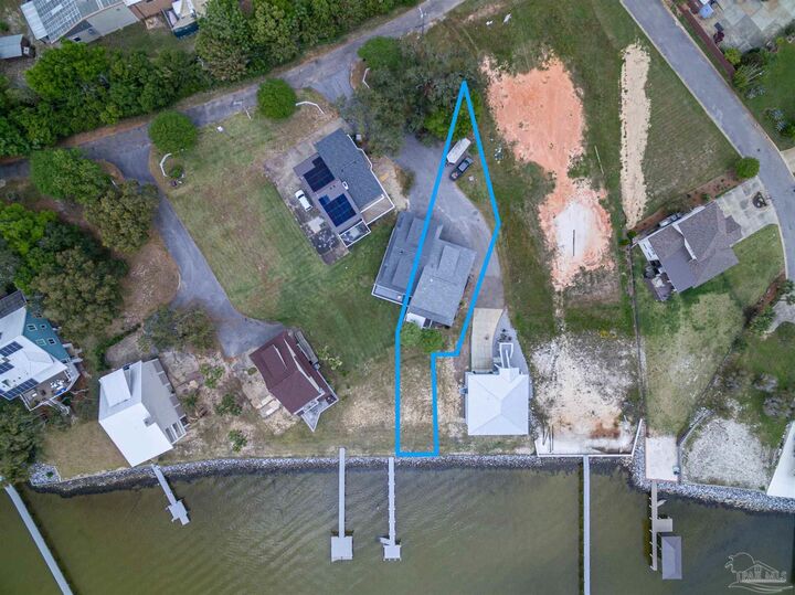 Property Photo:  117 Bayshore Dr  FL 32507 
