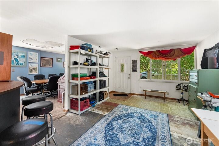 Property Photo: 8730 Palatine Avenue N WA 98103