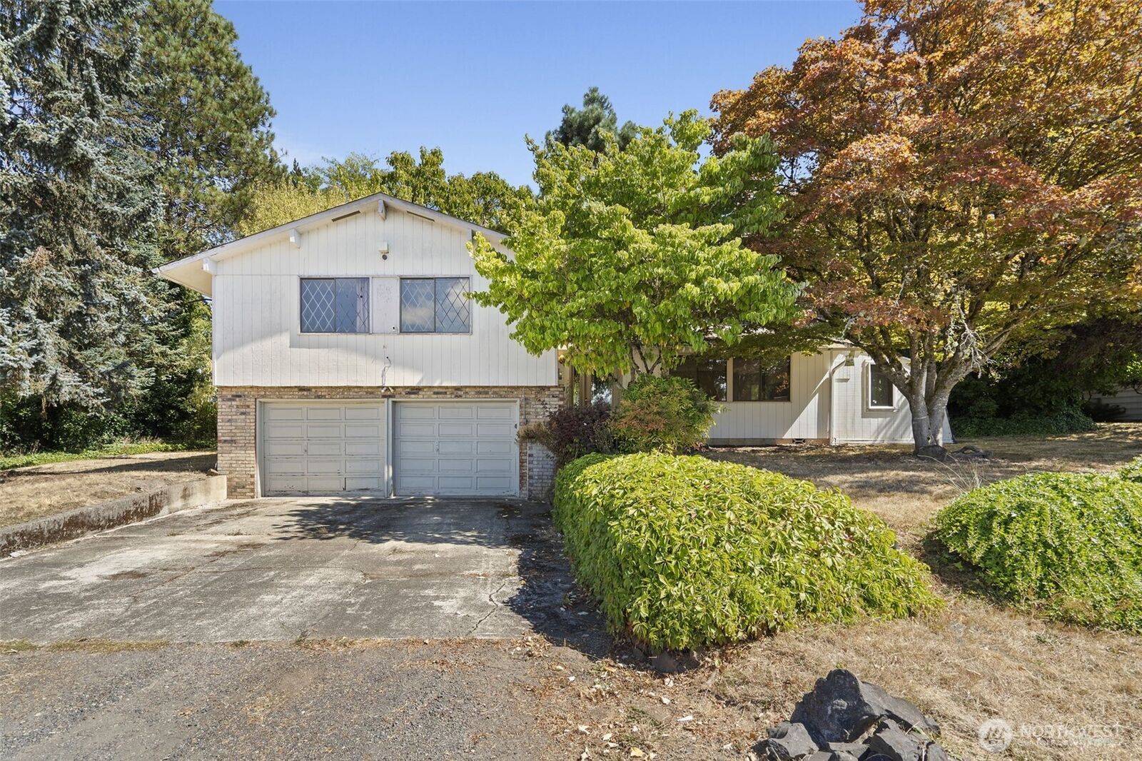Property Photo:  1116  Wildwood Avenue NE  WA 98532 