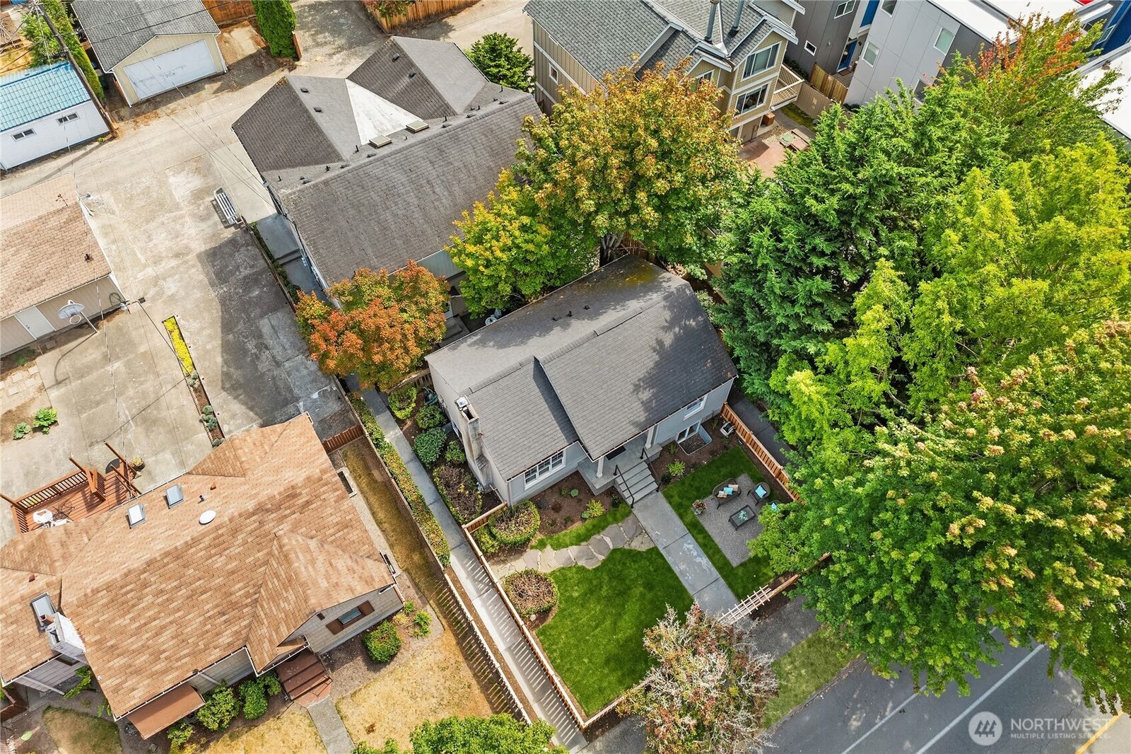Property Photo:  5616  Fauntleroy Way SW  WA 98136 