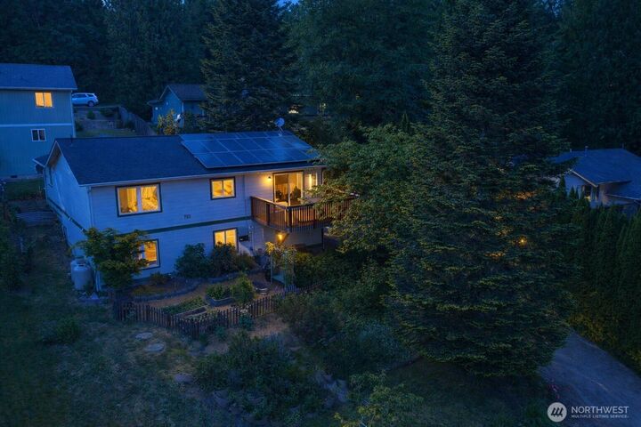 Property Photo:  765  Summerset Way  WA 98284 