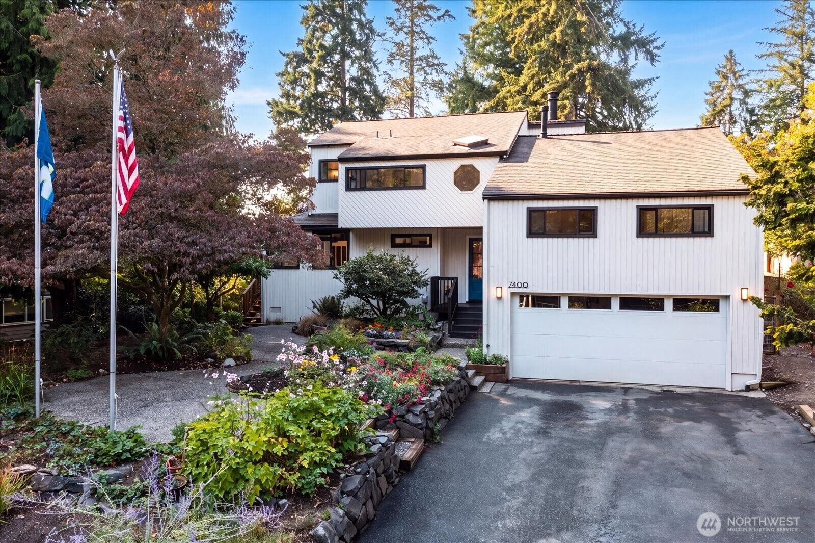 Property Photo: 7400 NE 118th Place WA 98034
