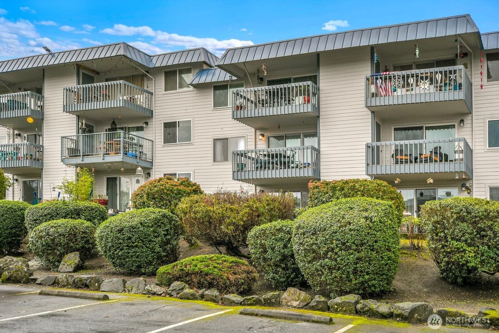 Property Photo:  23007  Marine View Drive S B306  WA 98198 