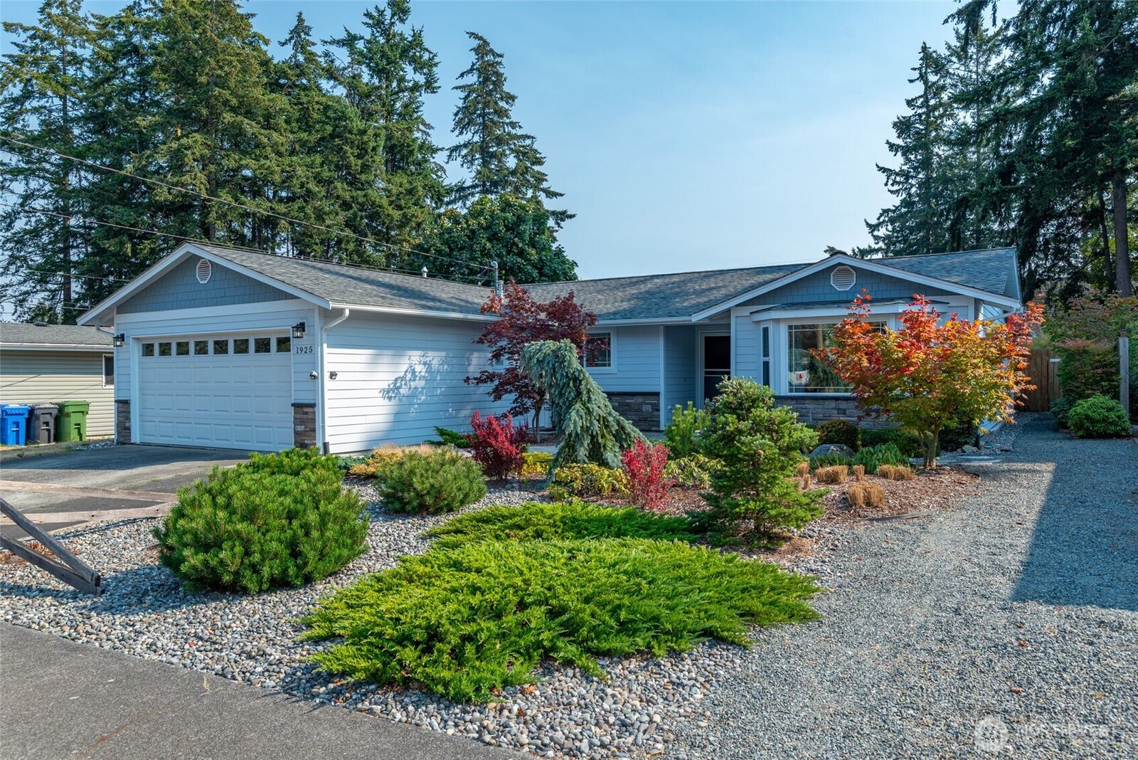 Property Photo:  1925 NE 8th Avenue  WA 98277 