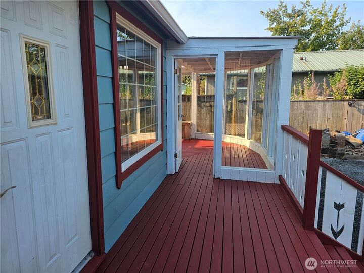 Property Photo:  607 S H Street  WA 98363 