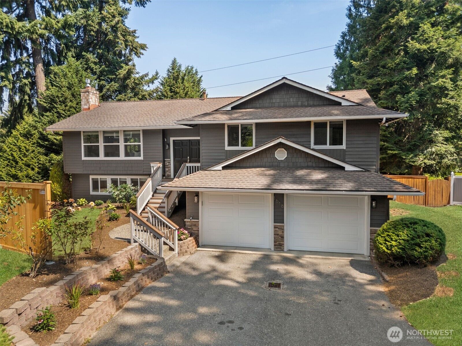 Property Photo:  1618  5th Place  WA 98033 