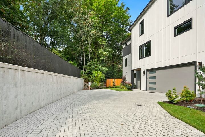 Property Photo: 13016 SE 19th Court WA 98005