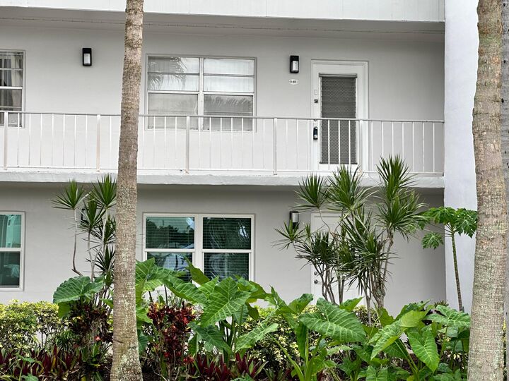 Property Photo:  811 Flanders Q  FL 33484 