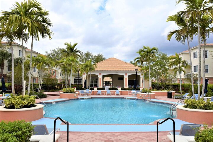 Property Photo:  9857 Baywinds Drive 9105  FL 33411 