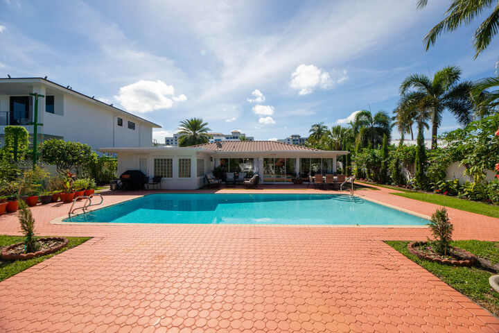 Property Photo:  349 NE 2nd Street  FL 33432 