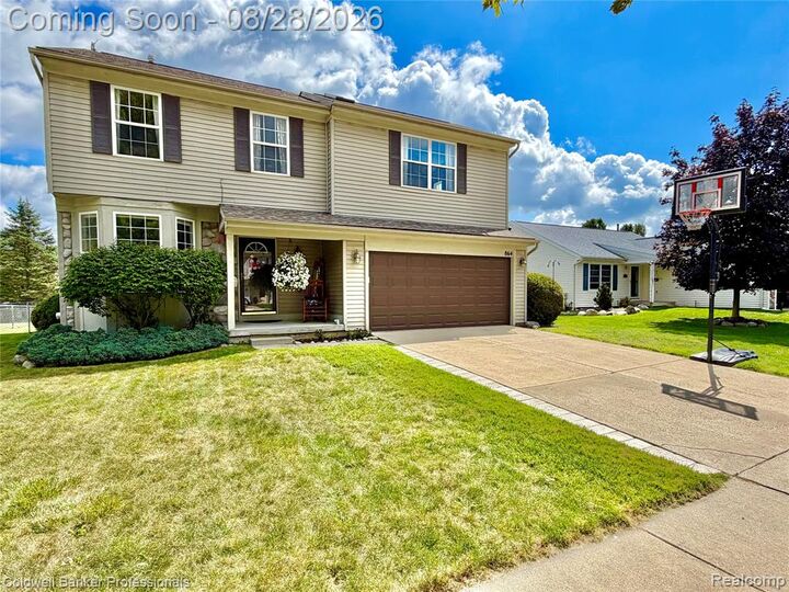 Property Photo:  864 Carriage Hill Drive  MI 48430 