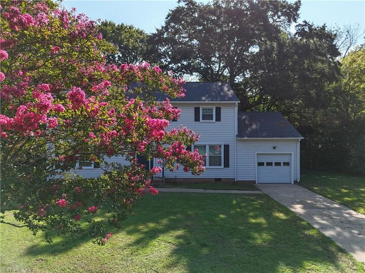 Property Photo:  512 Timberneck Ct  VA 23663 