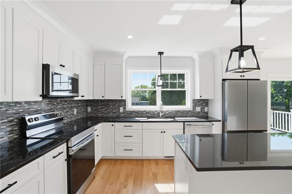 Property Photo:  6 Teresa Ann Crossing 6  RI 02893 