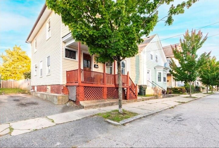 Property Photo:  31 Grosvenor Avenue  RI 02908 