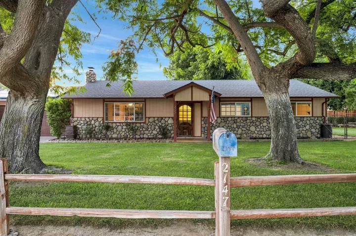 Property Photo: 2147 Raymond Ave CA 92065