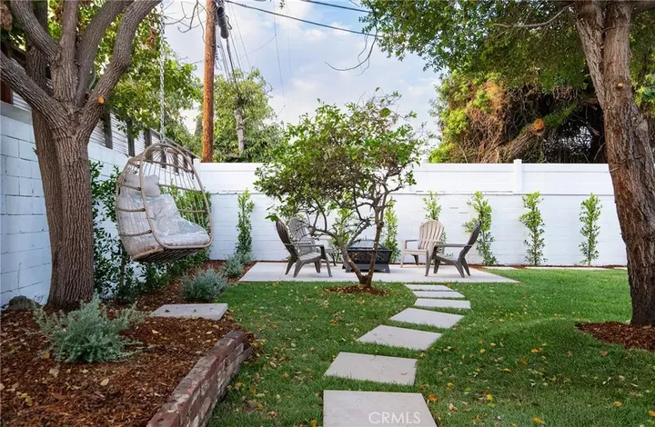 Property Photo:  820 W Harding  CA 90640 