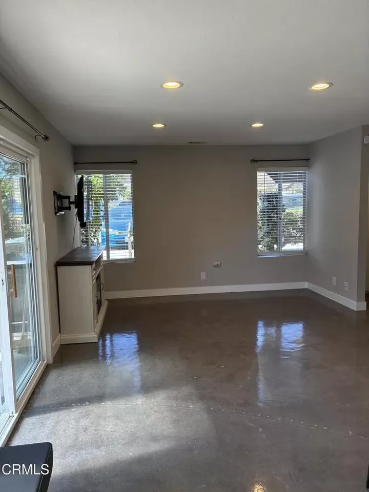 Property Photo:  1640 Parakeet Court  CA 93003 